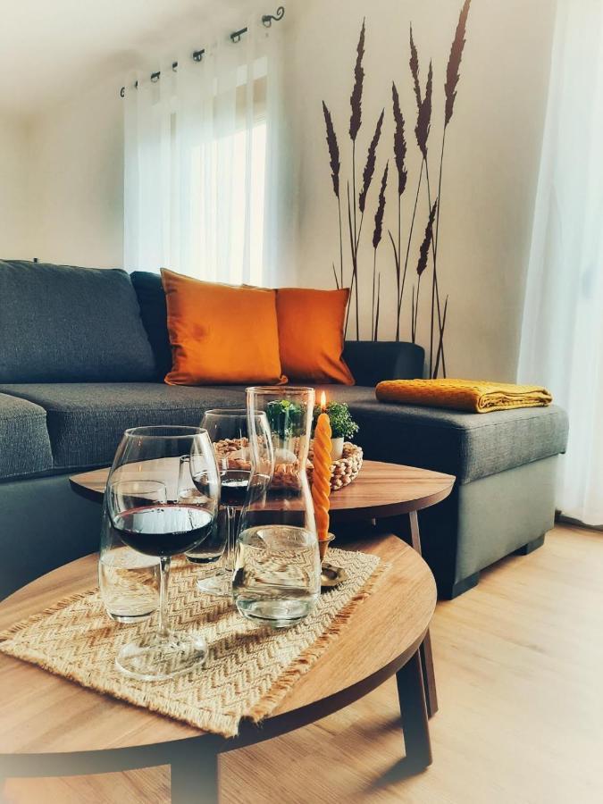 Apartment Fischer Mit Privatstrand シュタインドルフ・アム・オシアッハー・ゼー エクステリア 写真
